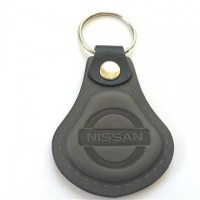 Kožená kľúčenka Nissan šedá