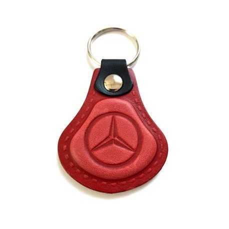 Kožená kľúčenka / prívesok na kľúče Mercedes červená